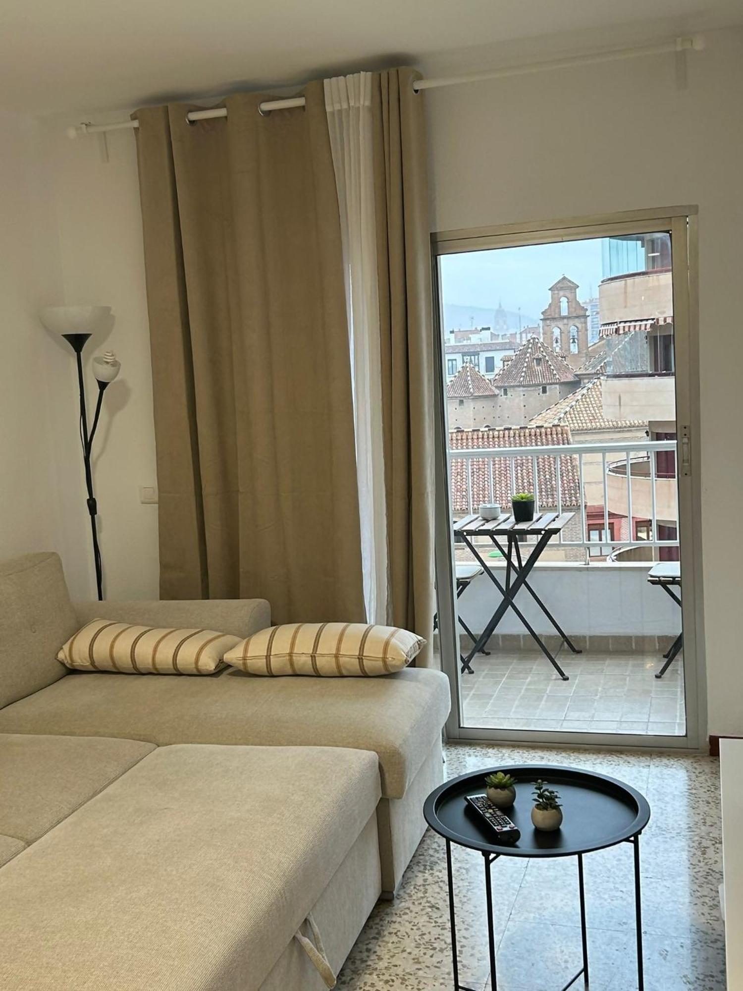 Vialia Piso Centrico Wifi Maria Zambrano Andra Apartment Malaga Bagian luar foto